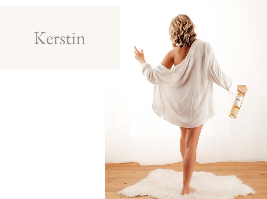 Kerstin beim Boudoir-Fotoshooting in entspannter Atmosphäre - Dein Boudoir Frau in weißem Kleid beim Boudoir-Shooting, entspannte Stimmung, Kerstin.